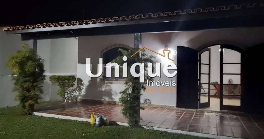 Casa próximo a Lagoa com dois quartos, à venda por R$ 410.000,00.