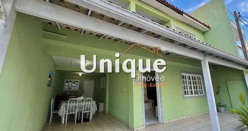 Casa com 3 quartos, na quadra da praia, no braga à venda por r$735.000,00.