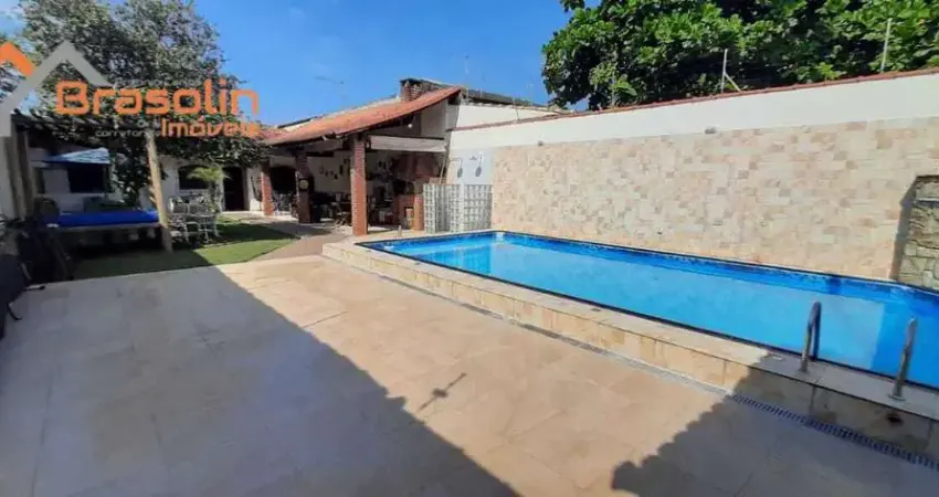 Casa lado praia, lote inteiro com Piscina, churrasqueira e forno de pizza - Mongaguá
