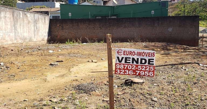 Terreno à venda na Rua Apiacás, Parque Guarua, Juiz de Fora