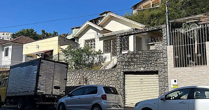 Casa com 3 quartos à venda na Rua Engenheiro José Carlos de Morais Sarmento, Santa Catarina, Juiz de Fora