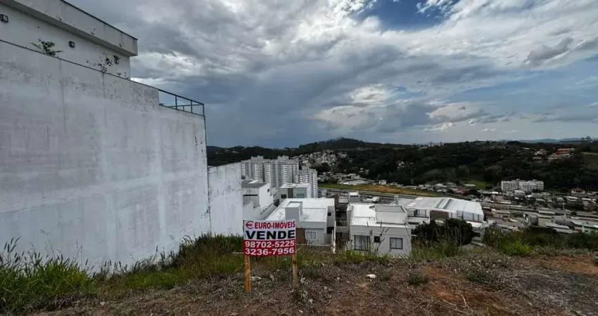 Terreno à venda no São Pedro, Juiz de Fora 