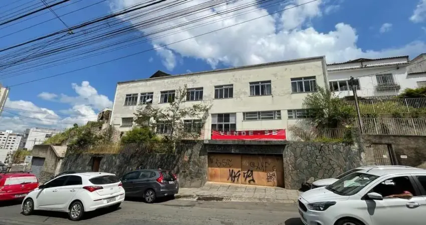 Casa com 4 quartos à venda no São Mateus, Juiz de Fora 