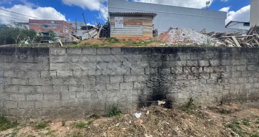 Terreno à venda no São Pedro, Juiz de Fora