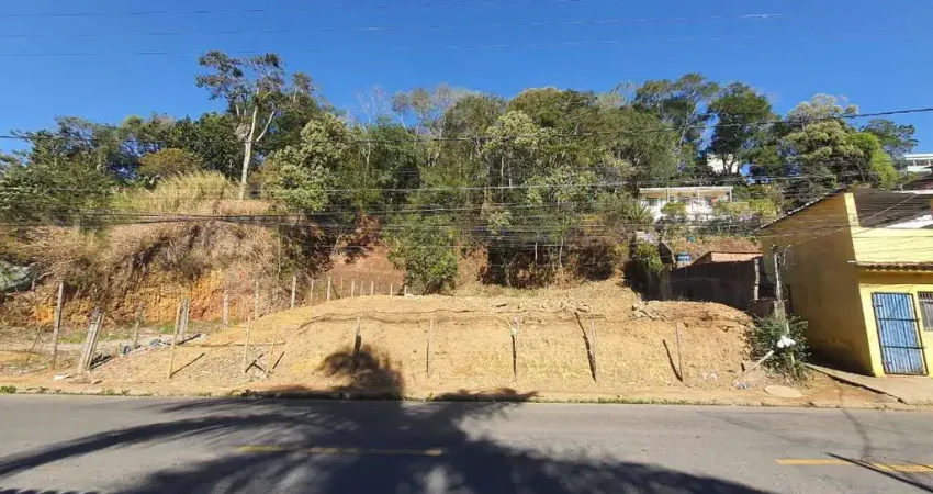 Terreno à venda no São Pedro, Juiz de Fora 