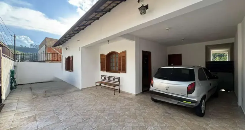 Casa com 3 quartos à venda no Borboleta, Juiz de Fora