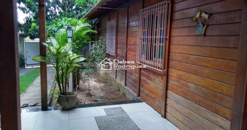 Maravilhosa Casa Rústica  3 Quartos sendo 1 Suíte em Guarapari-ES