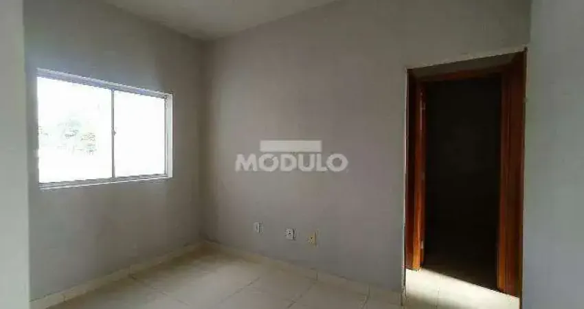 Apartamento com 2 quartos para alugar na Rua Aelza Amélia Pereira, --, Jardim Ipanema I, Uberlândia