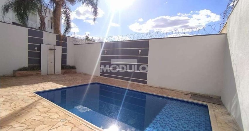 Casa residencial para locação no bairro City Uberlândia com 3 suítes