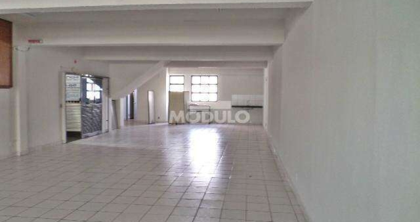Sala comercial para locação no Centro da Cidade