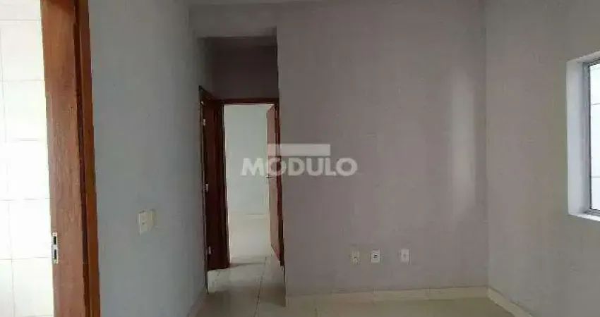 Apartamento com 2 quartos para alugar na Rua Aelza Amélia Pereira, --, Jardim Ipanema I, Uberlândia