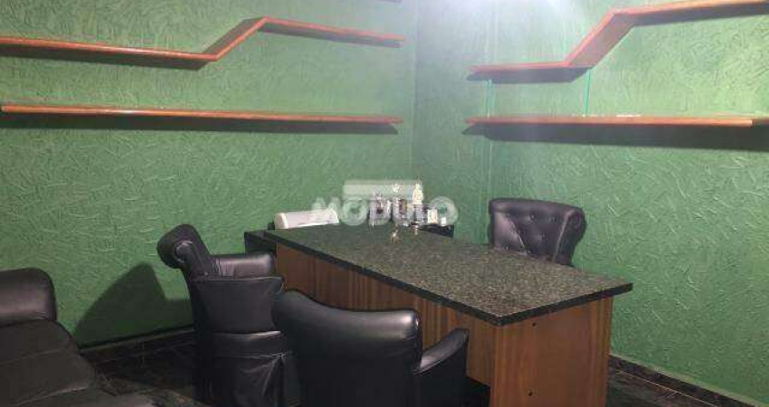 Sala comercial para alugar na Rua Cruzeiro dos Peixotos, --, Centro, Uberlândia