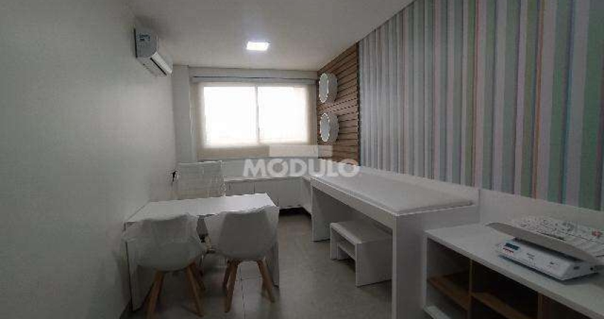 Sala comercial para alugar na Avenida Raulino Cotta Pacheco, --, Osvaldo Rezende, Uberlândia