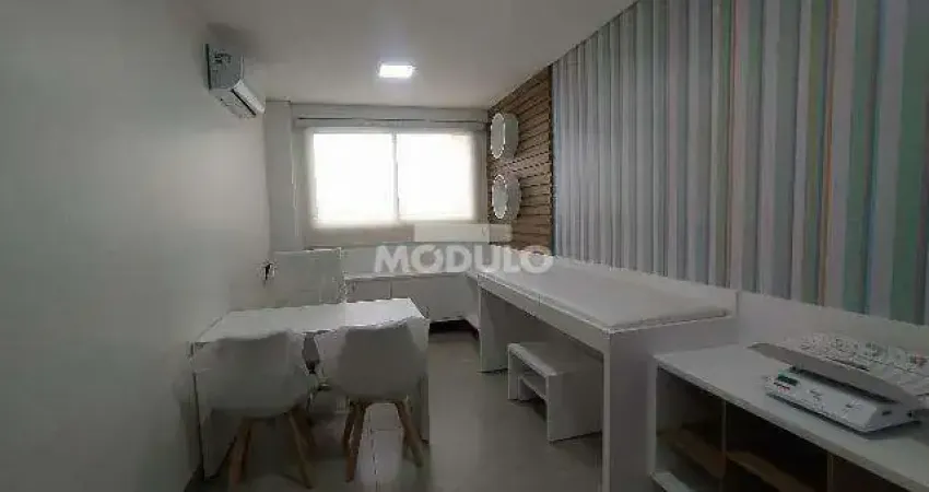 Sala comercial para alugar na Avenida Raulino Cotta Pacheco, --, Osvaldo Rezende, Uberlândia