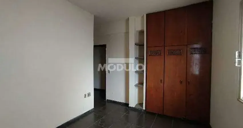 Apartamento com 3 quartos para alugar na Avenida João Pessoa, --, Martins, Uberlândia