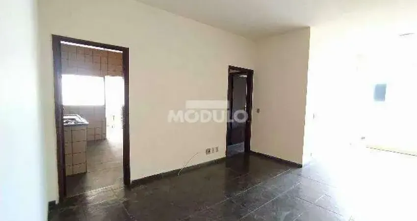 Apartamento com 3 quartos para alugar na Avenida João Pessoa, --, Martins, Uberlândia