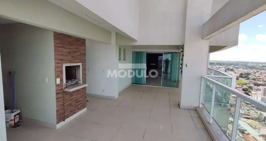 Cobertura com 3 quartos para alugar na Avenida Cesário Alvim, --, Centro, Uberlândia
