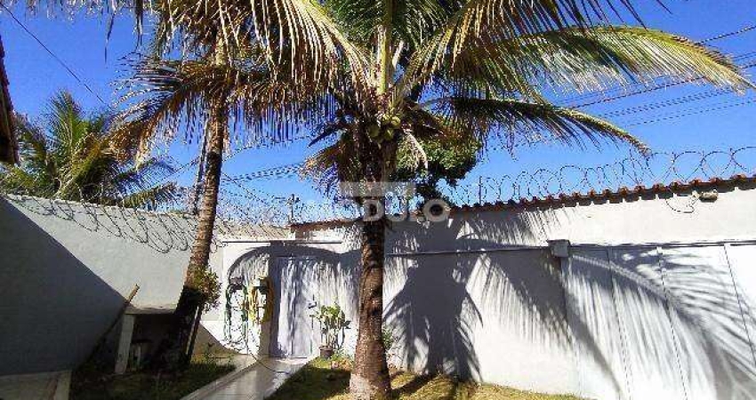 Casa com 3 quartos à venda na Avenida José Gonzaga de Freitas, --, São Jorge, Uberlândia