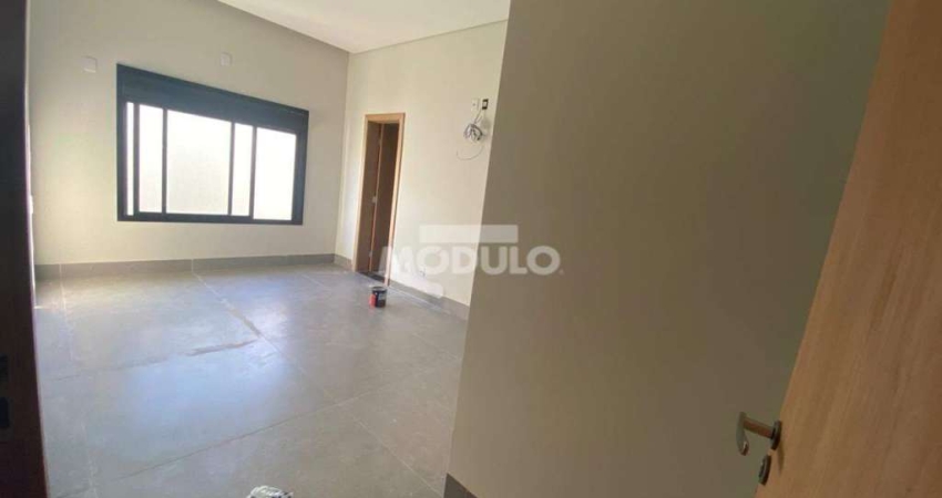Excelente Casa com Fino Acabamento em Condominio Alphaville 2