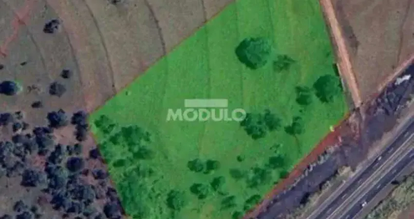 Terreno à venda na Área Rural, --, Área Rural de Uberlândia, Uberlândia