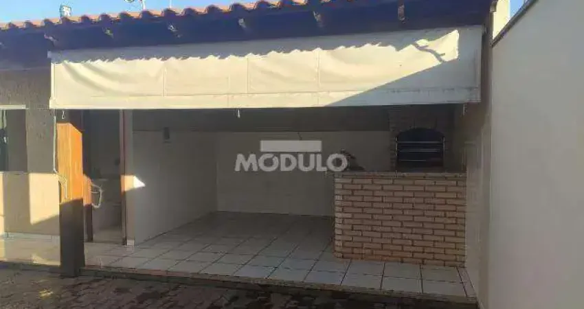 Casa residencial disponivel para locação no bairro jardim botânico.