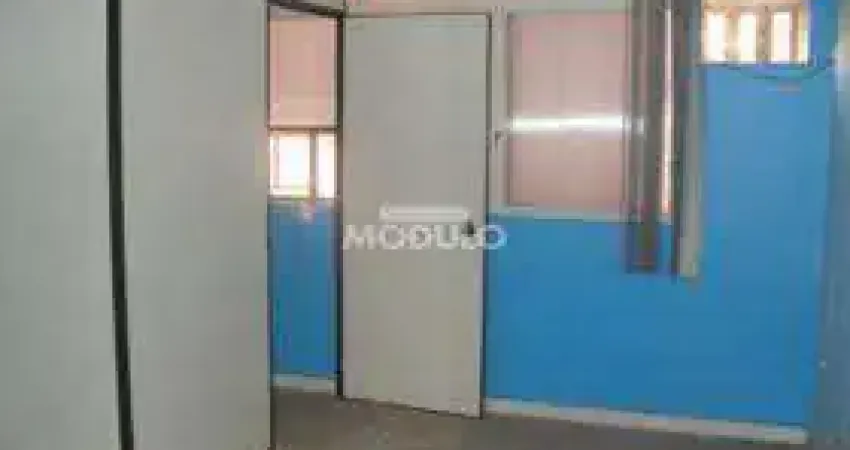 Casa para alugar na Avenida Cipriano Del Favero, --, Centro, Uberlândia