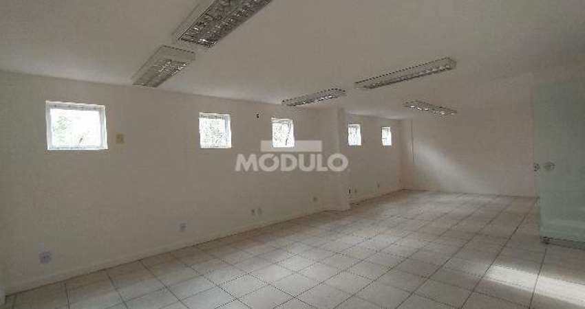 SALA à venda, 4 vagas, Santa Mônica - Uberlândia/MG