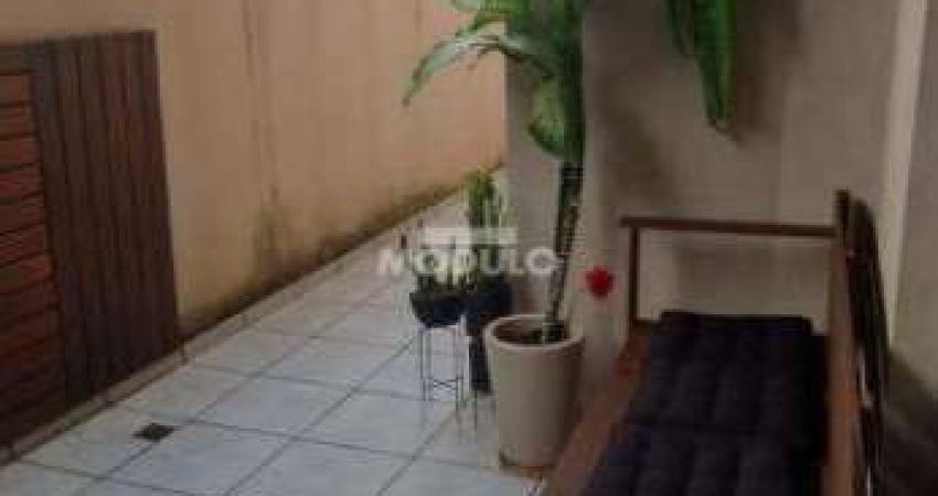 Apartamento com 2 quartos à venda na Rua Virgílio Melo Franco, --, Tabajaras, Uberlândia