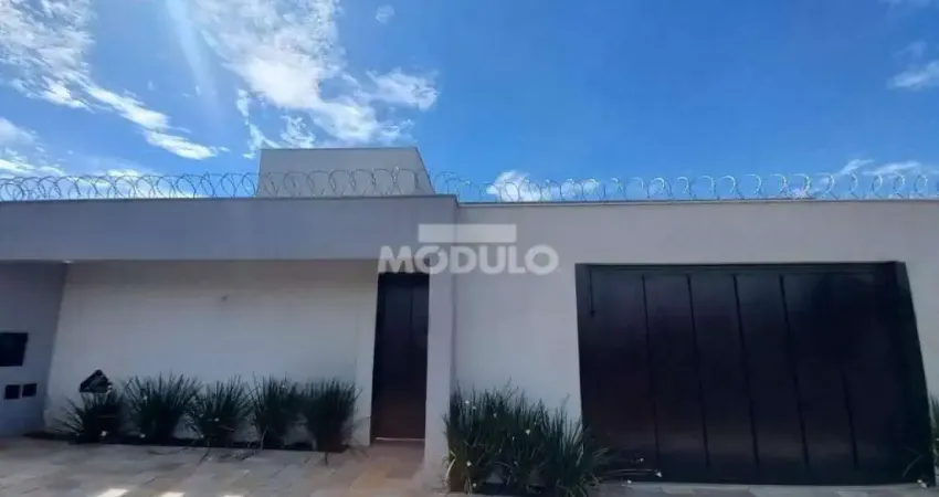 Casa residencial para locação no Laranjeiras com 3 quartos