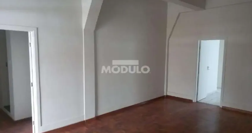 Apartamento residencial para locação no Centro da Cidade com 4 quartos