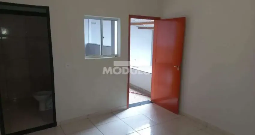 Casa residencial disponível para locação no bairro Bom Jesus.