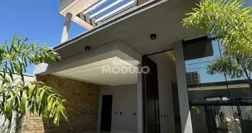 Casa com 3 quartos à venda na Rua Ocre, --, Grand Ville, Uberlândia