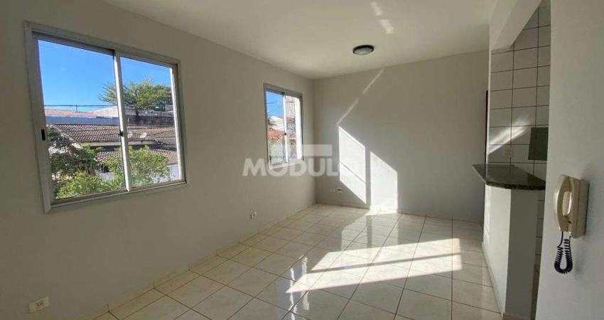 Apartamento para locação no bairro Copacabana com 2 quartos