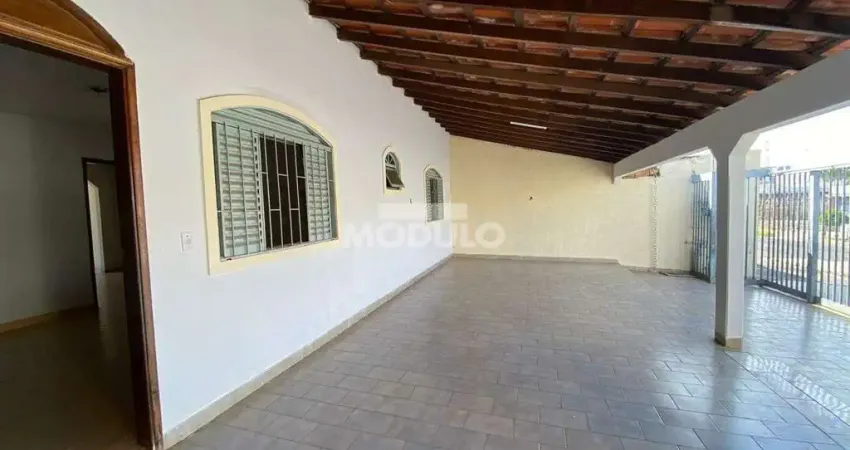 CASA RESIDENCIAL à venda, 3 quartos, 1 suíte, 3 vagas, DONA ZULMIRA - Uberlândia/MG