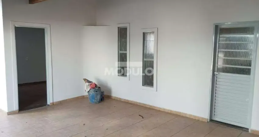 Casa residencial disponivel para locação no bairro planalto.