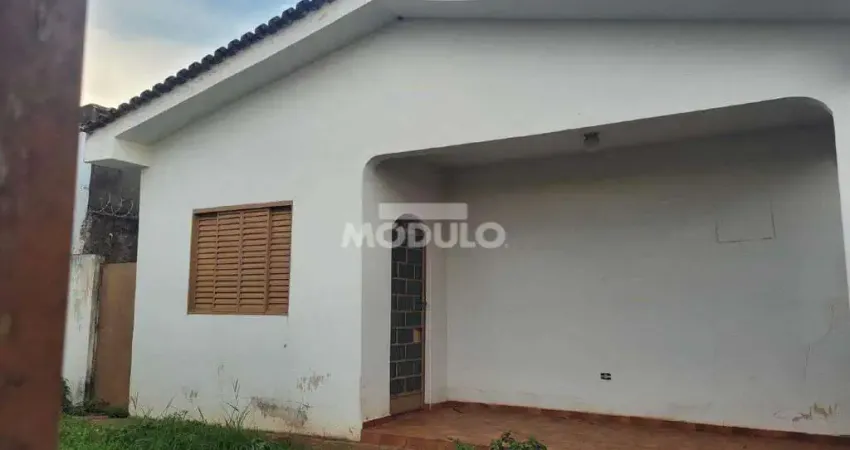 CASA COMERCIAL / RESIDENCIAL à venda, 2 quartos, 2 vagas, ALTO UMUARAMA - Uberlândia/MG