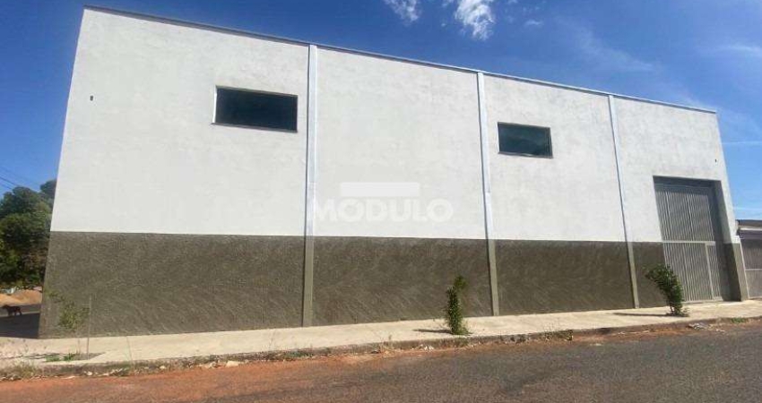 Barracão / Galpão / Depósito para alugar na Rua do Carpinteiro, --, Planalto, Uberlândia