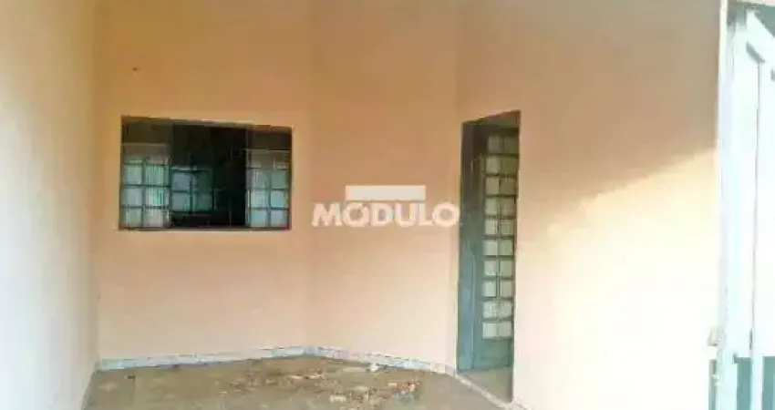 Casa com 3 quartos à venda na Avenida Estela Saraiva de Peano, --, Jardim Patrícia, Uberlândia