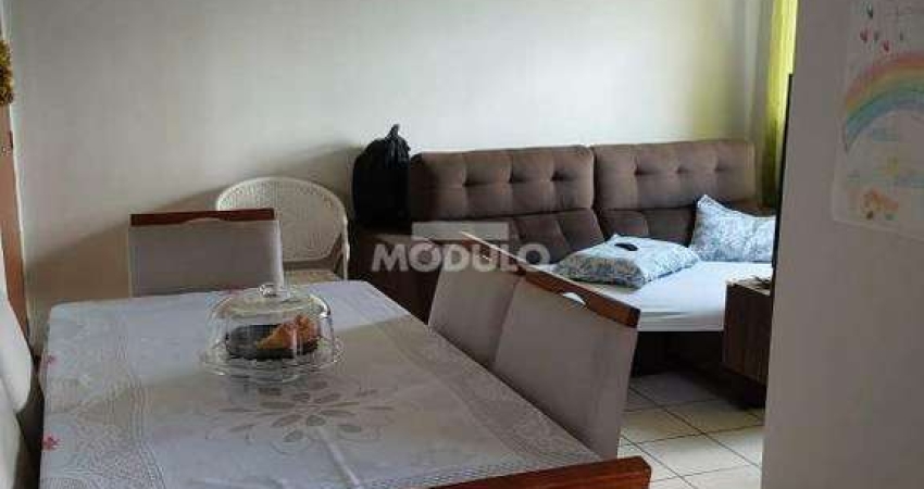 Apartamento com 2 quartos à venda na Avenida Taylor Silva, --, Tocantins, Uberlândia
