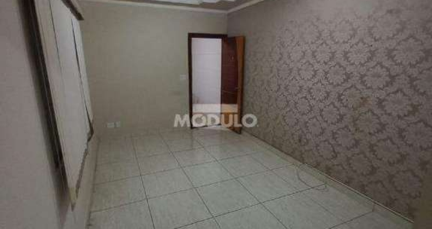 CASA RESIDENCIAL à venda, 3 quartos, 1 suíte, 3 vagas, JARDIM PATRICIA - Uberlândia/MG