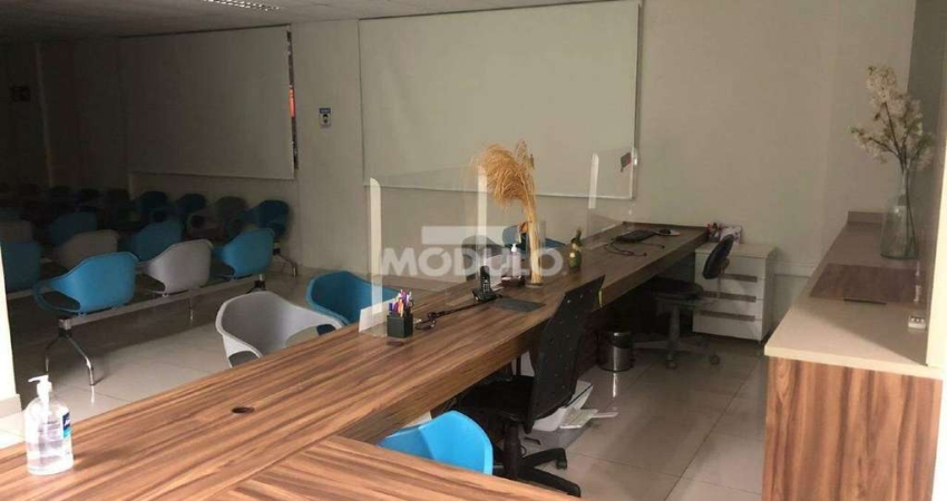 Sala comercial para alugar na Avenida Vasconcelos Costa, --, Osvaldo Rezende, Uberlândia