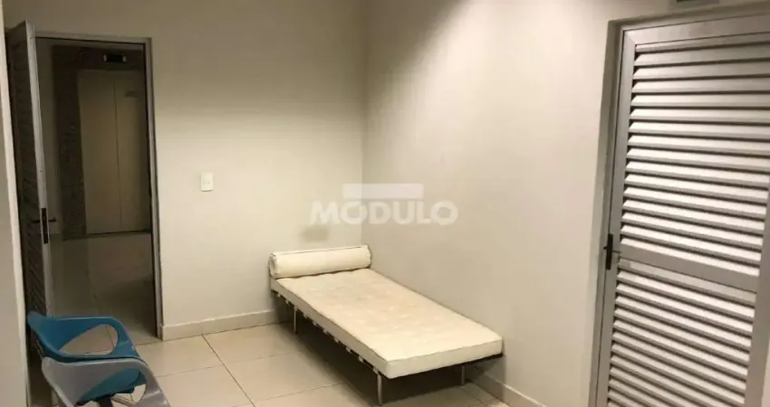 Sala comercial para alugar na Avenida Vasconcelos Costa, --, Osvaldo Rezende, Uberlândia