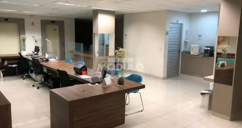 Sala comercial para alugar na Avenida Vasconcelos Costa, --, Osvaldo Rezende, Uberlândia