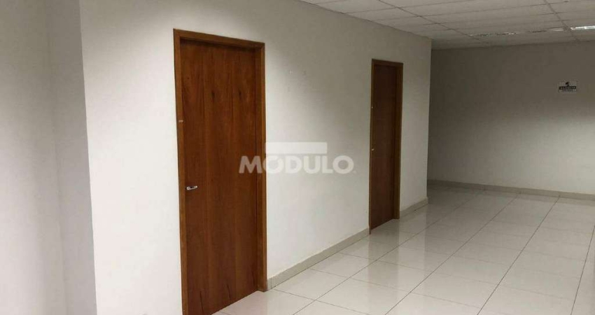 Sala comercial para alugar na Avenida Vasconcelos Costa, --, Osvaldo Rezende, Uberlândia