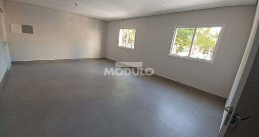 Sala comercial para alugar na Praça Tubal Vilela, --, Centro, Uberlândia