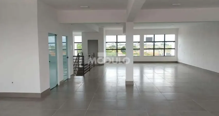 Ponto comercial para alugar na Avenida dos Ferreiras, --, Aclimação, Uberlândia