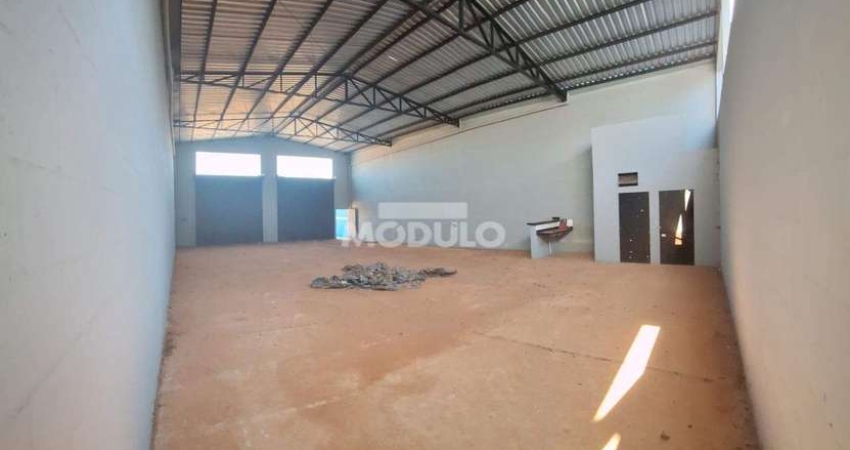 Barracão / Galpão / Depósito para alugar na Avenida Yuri Resende Miranda, --, Novo Mundo, Uberlândia