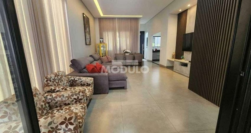 CASA DE CONDOMÍNIO à venda, 3 quartos, 3 suítes, 2 vagas, JARDIM BOTANICO - Uberlândia/MG