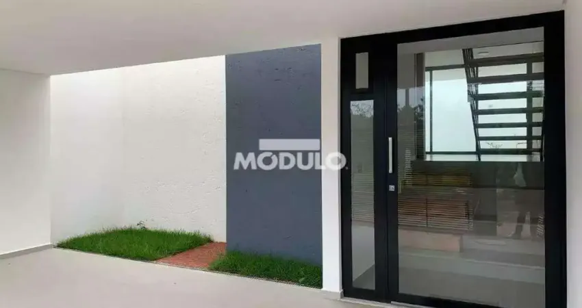 Casa com 3 quartos à venda na Rua Catuana, --, Jardim Karaíba, Uberlândia