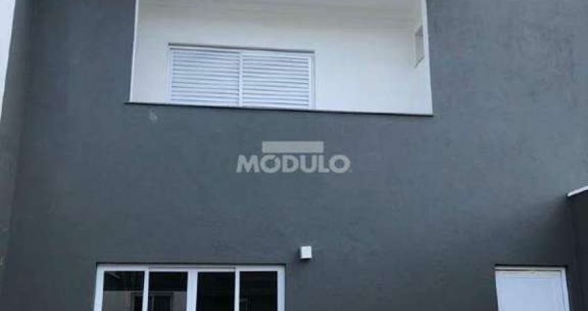 CASA RESIDENCIAL à venda, 3 quartos, 1 suíte, 2 vagas, NOVO MUNDO - Uberlândia/MG